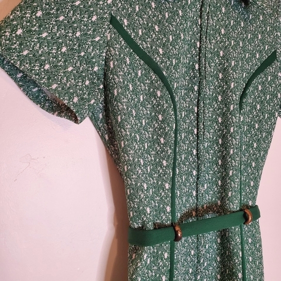 Speedy Green 70s Athletic Polyester Zip-Up Dress with Waist Tie - Picture 8 of 14